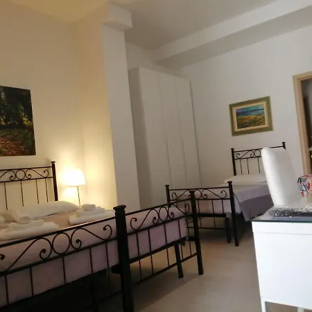 Dimora Santa Barbara 3* فيرّارا